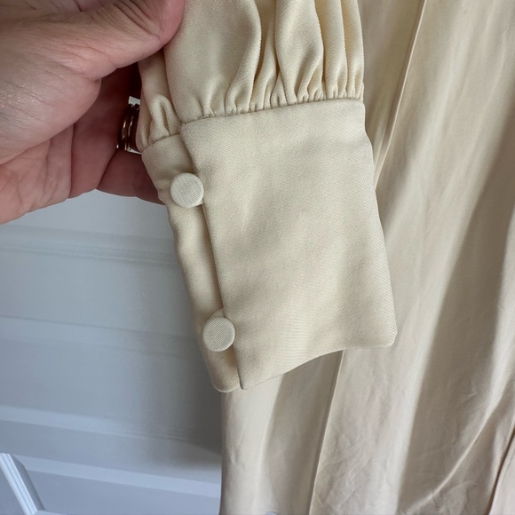 Alexis Ivory Shey Satin Side Slits Crepe Style V-Neckline Dress size S - Picture 9 of 11